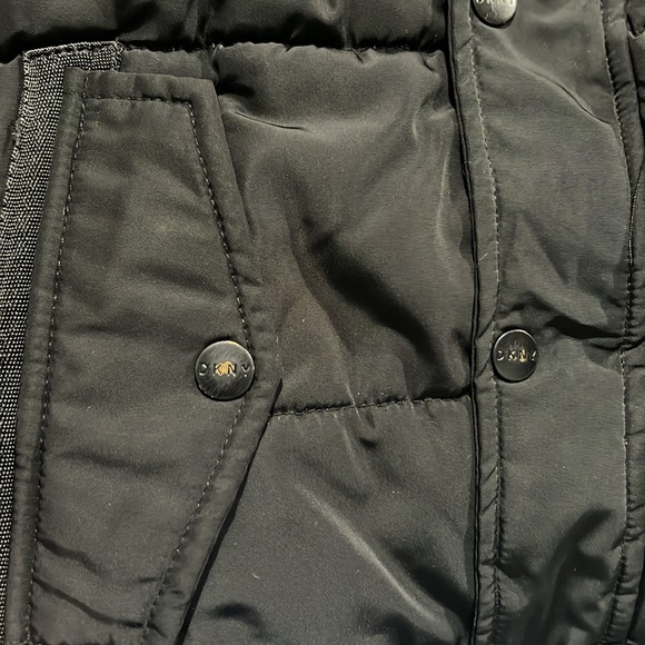 Boys DKNY puffer winter jacket black warm coat size 7 preloved - Picture 9 of 10